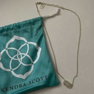 Kendra Scott necklace